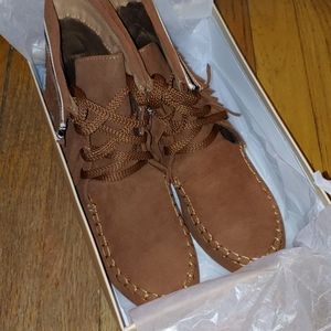 Moccasin style women's shoes